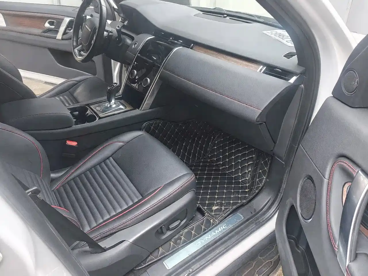 Land Rover Discovery Sport 2020 249PS R-Dynamic Performance фото 8