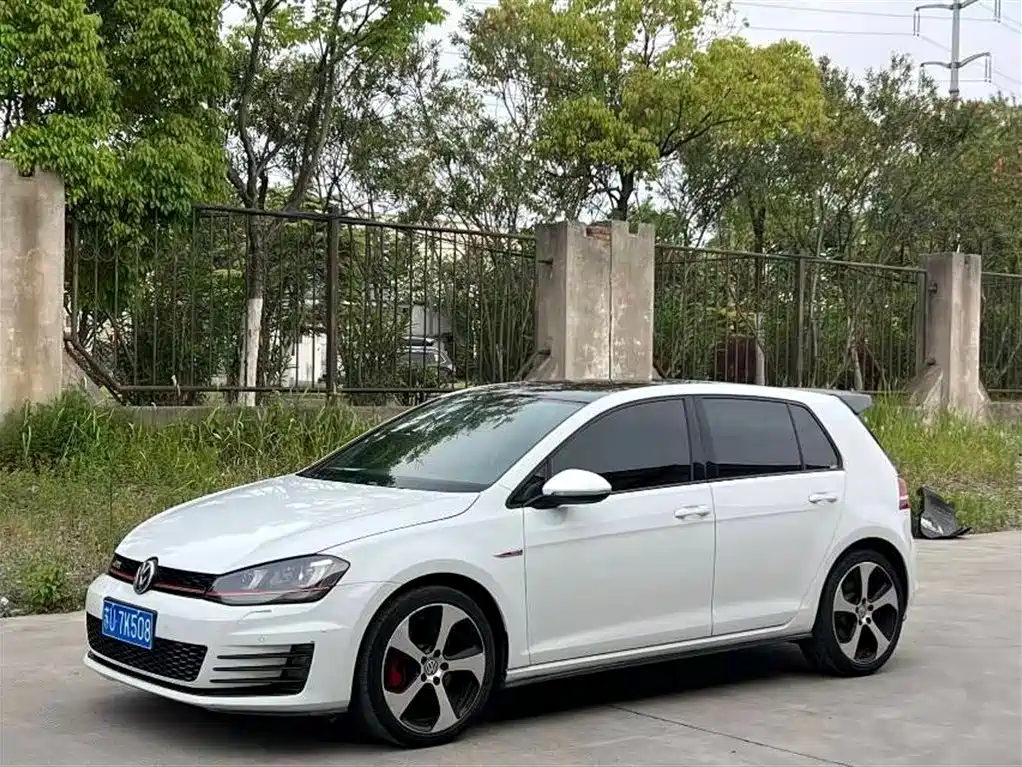 Volkswagen Golf GTI 2016 2.0TSI GTI фото 2