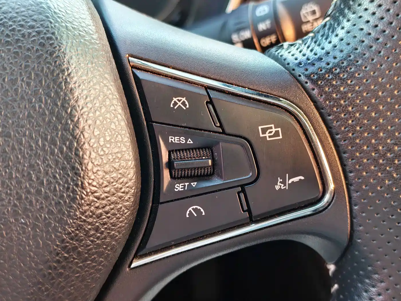 Dongfeng Fengguang Fengguang 580 2019 2020 1.5T CVT Luxury