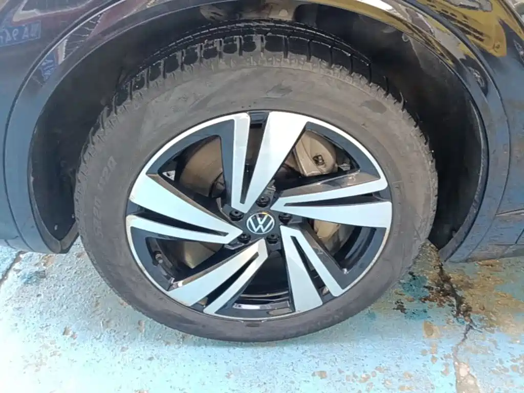 Фото 23 - Volkswagen Touareg
