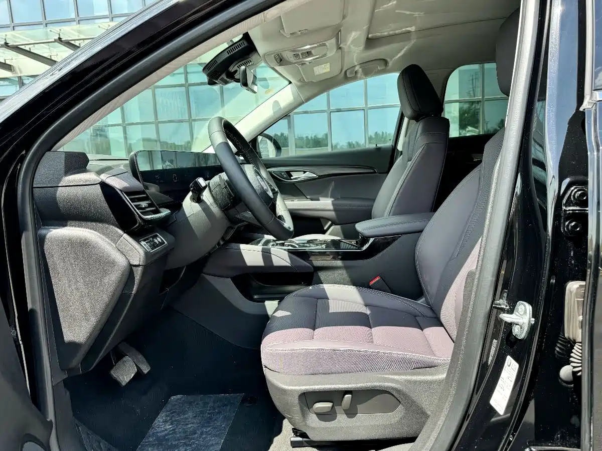 Buick Envision Plus 2026 Envision Plus 28T FWD Base фото 9