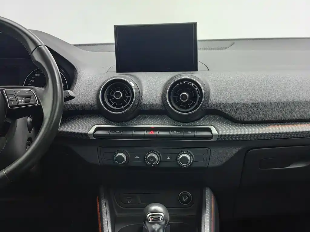 Audi Q2L 2019 2018 35 TFSI Launch Exclusive Edition China V