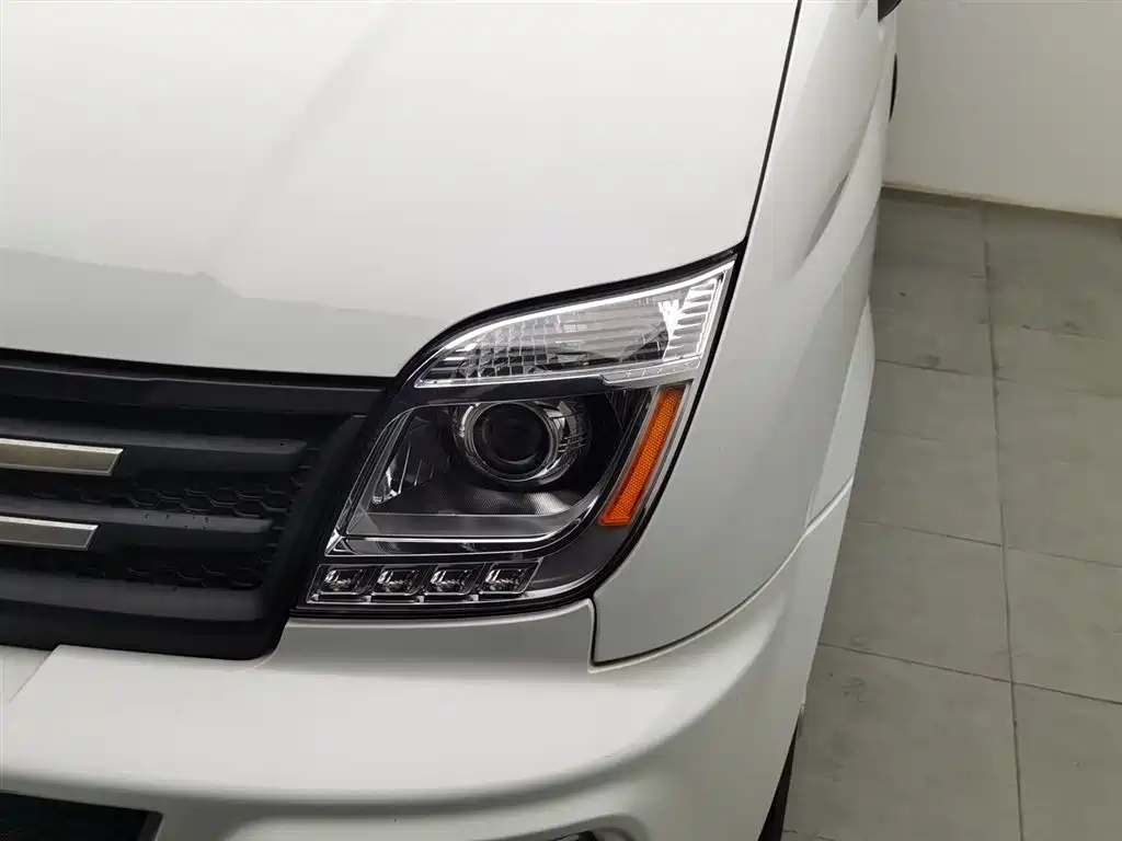 SAIC MAXUS XINTU V80