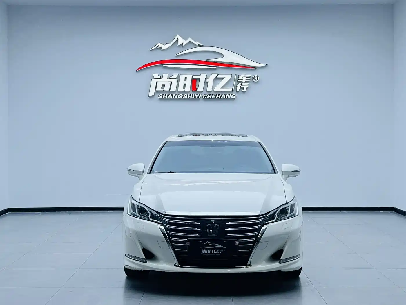 Toyota Crown 2015 2.5L Smart Edition фото 2