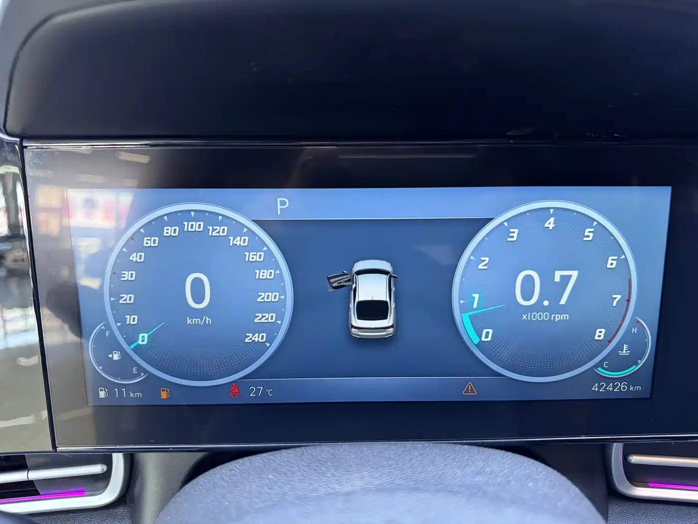 Hyundai Elantra 2022 1.5L CVT LUX Premium Edition фото 16