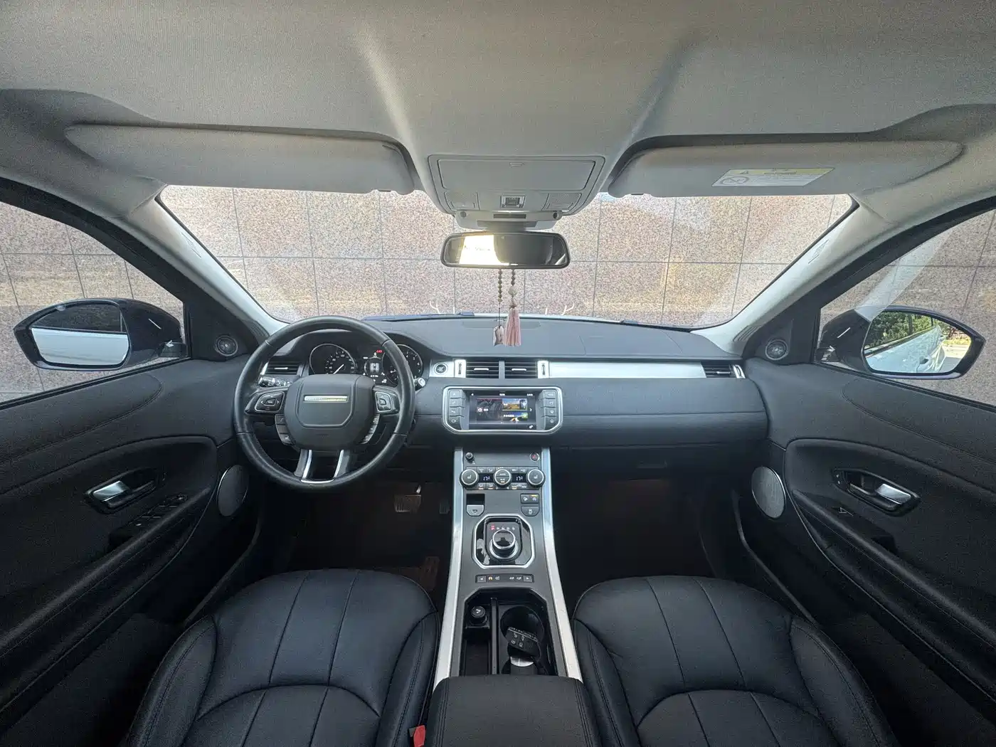 Land Rover Range Rover Evoque 2017 2.0T SE Smart Shine Edition фото 11