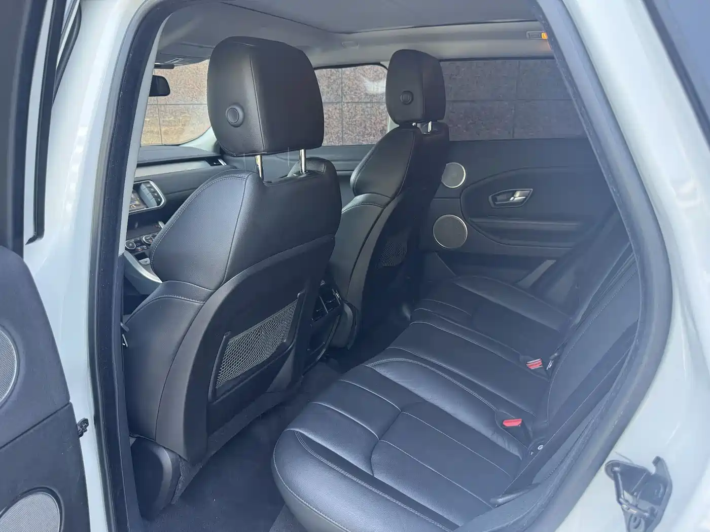 Land Rover Range Rover Evoque 2017 2.0T SE Smart Shine Edition фото 14