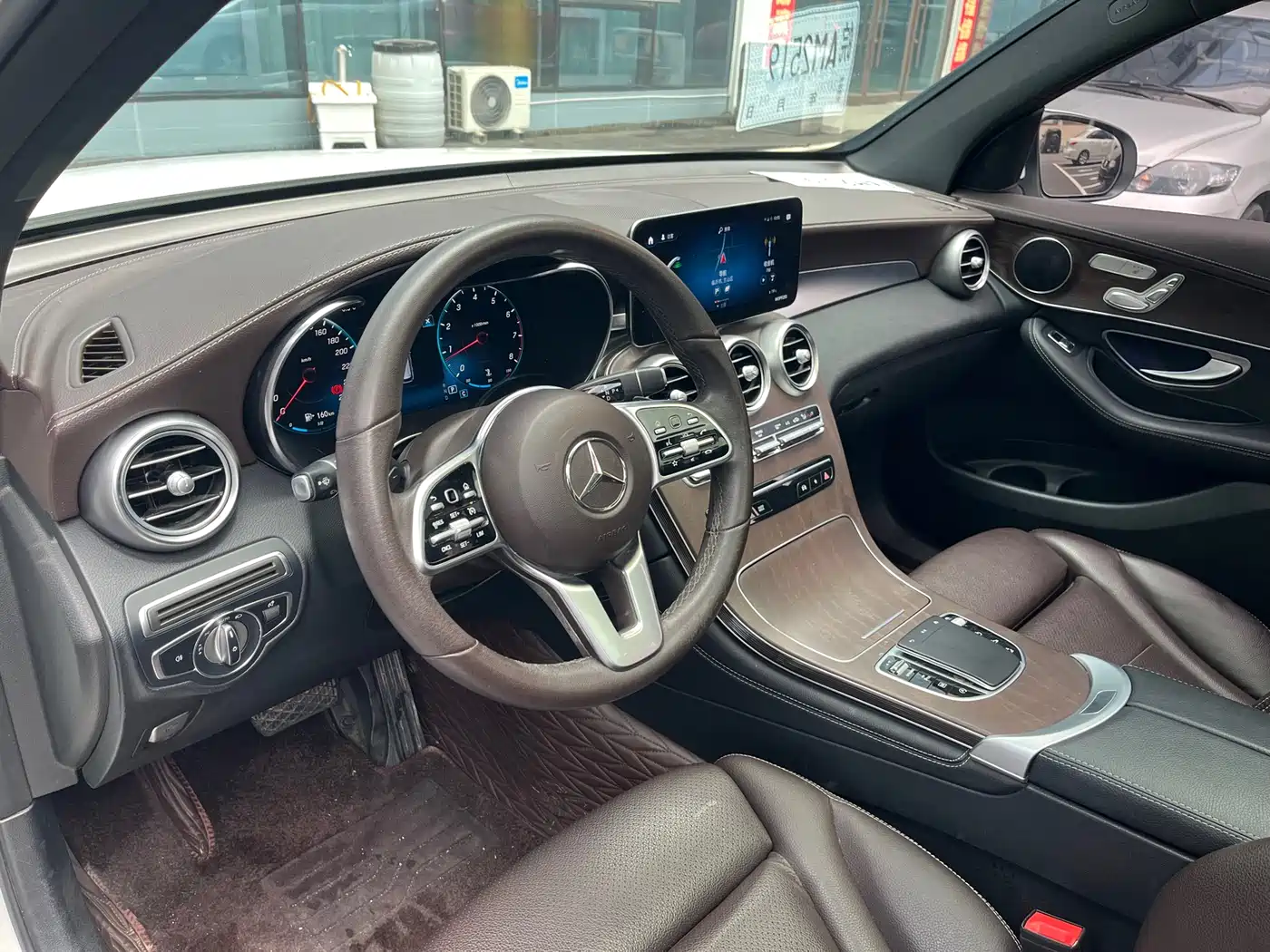 Mercedes-Benz GLC 2021 GLC 260 L 4MATIC Luxury фото 4