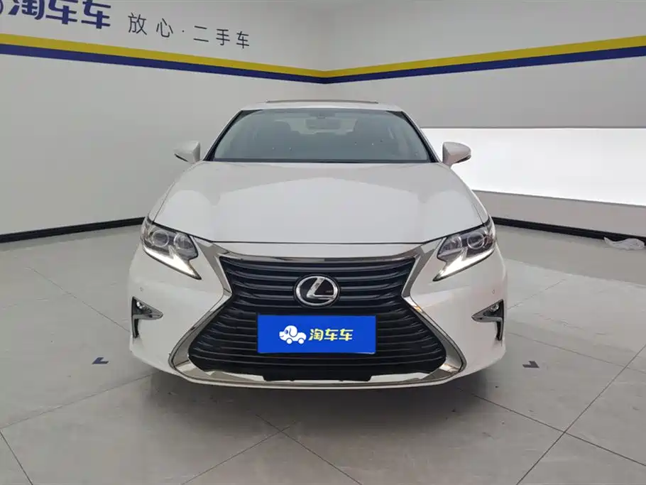 Lexus ES 2016 200 Midnight Special Limited Edition фото 2