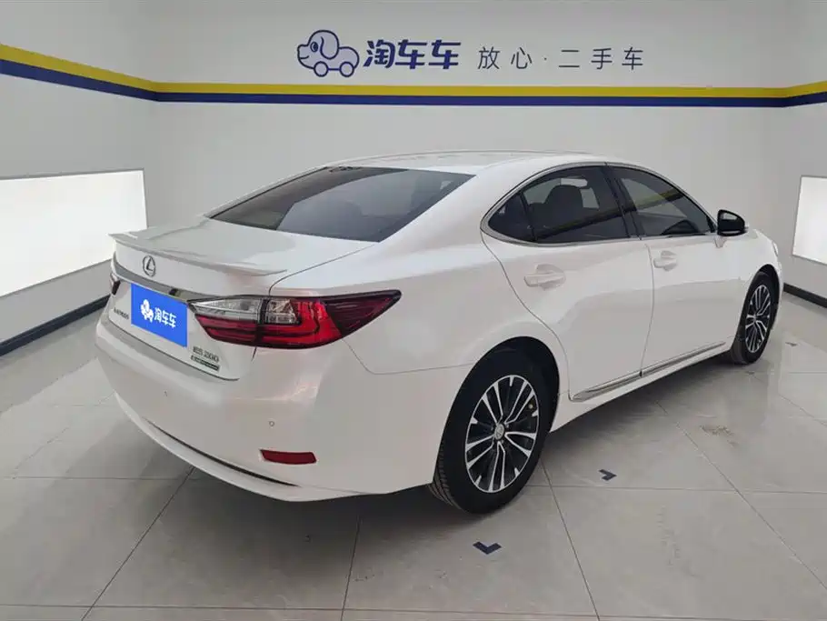 Lexus ES 2016 200 Midnight Special Limited Edition фото 3