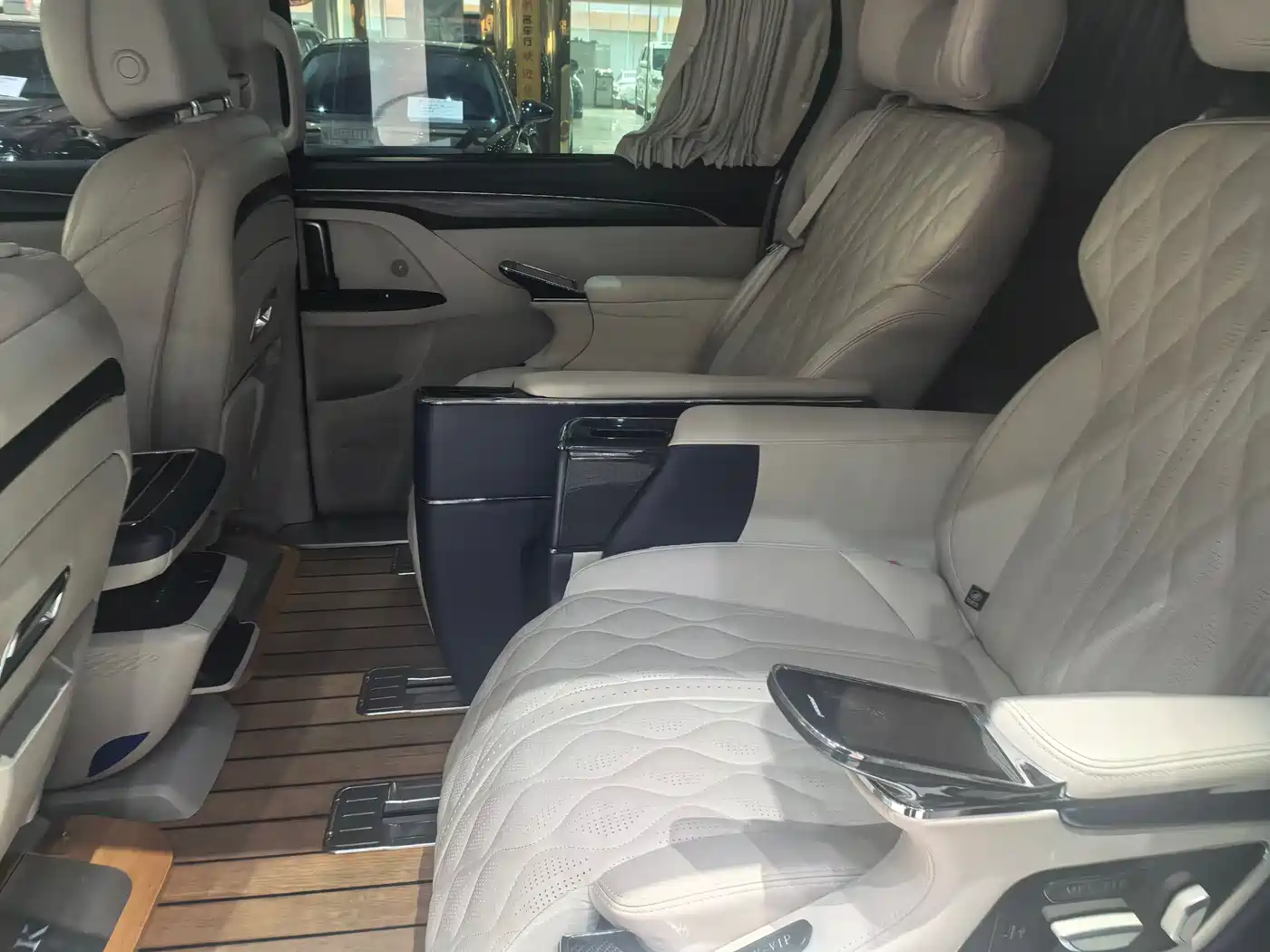 Buick GL8 2021 ES Landlord 653T Comfort фото 7