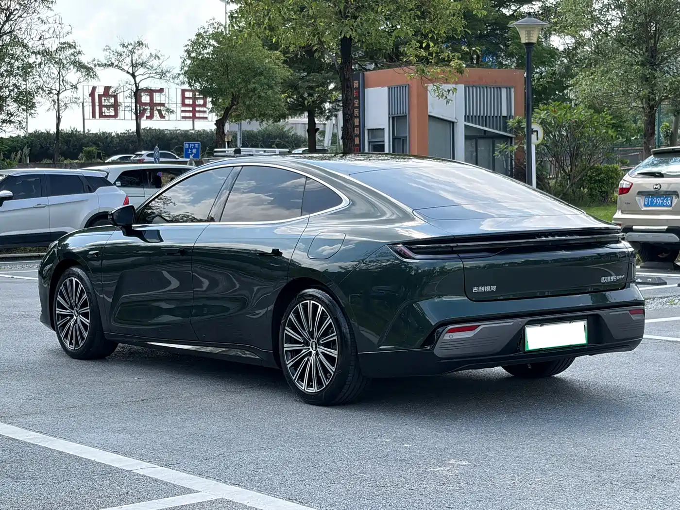 Geely Galaxy Galaxy Xingyao 8 2025 130km EM-P Starship Edition фото 5