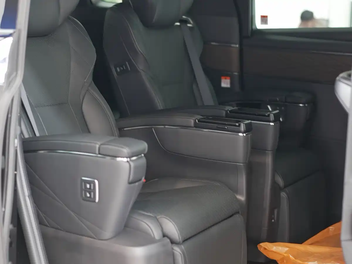 Toyota Vellfire 2024 Crown Hybrid 2.5L Premium Edition фото 5
