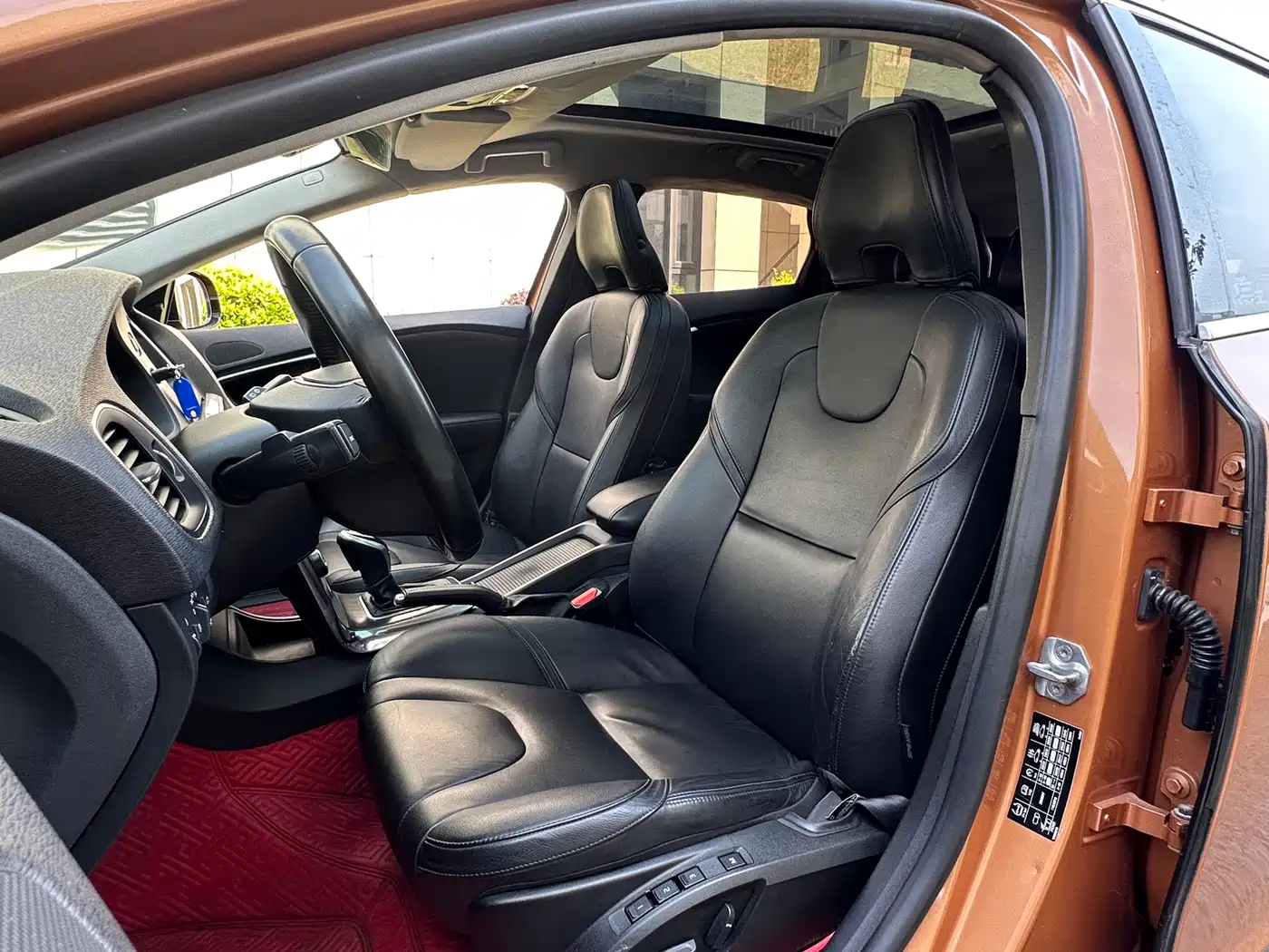 Фото 6 - Volvo V40