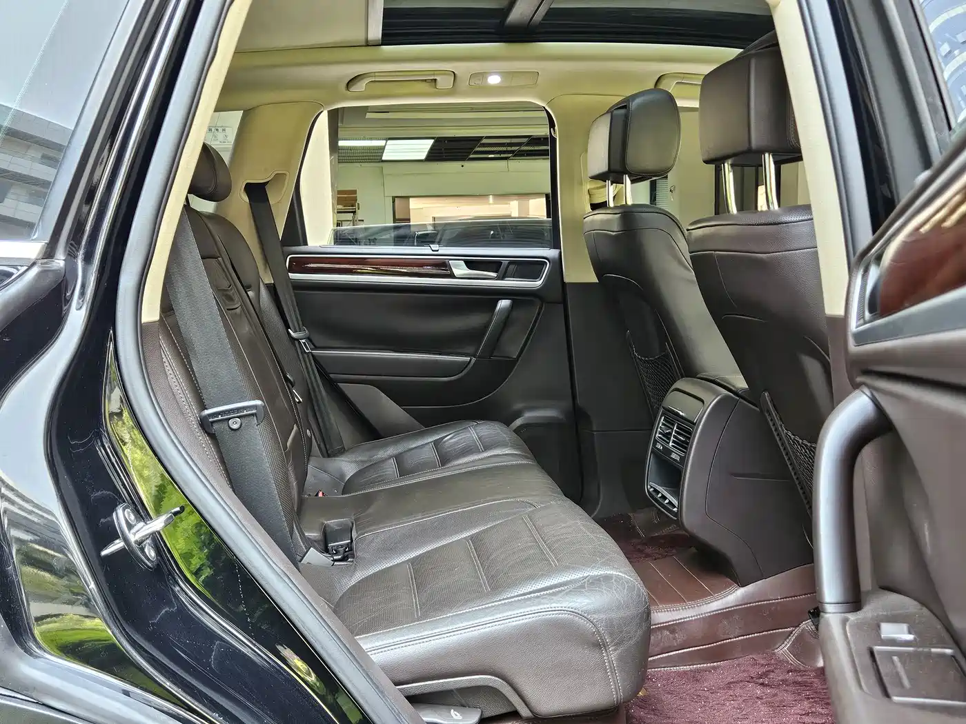 Volkswagen Touareg 2011 3.0TSI Comfort фото 4