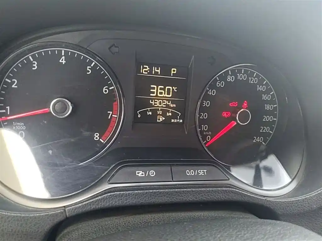 Volkswagen Polo 2018 1.5L Auto Safe Drive фото 19