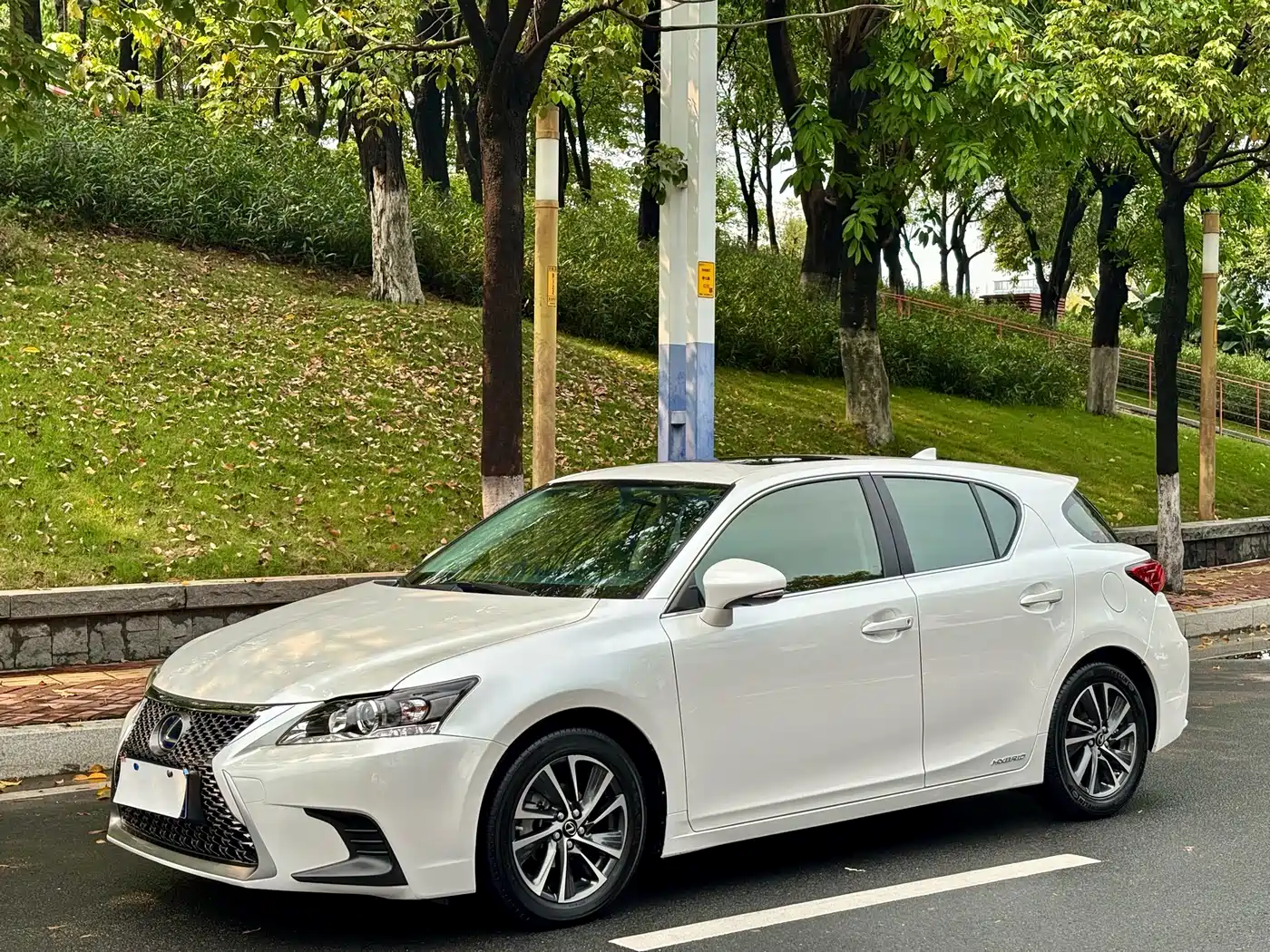 Lexus CT 2017 CT200h Comfort (Single Color, China V)