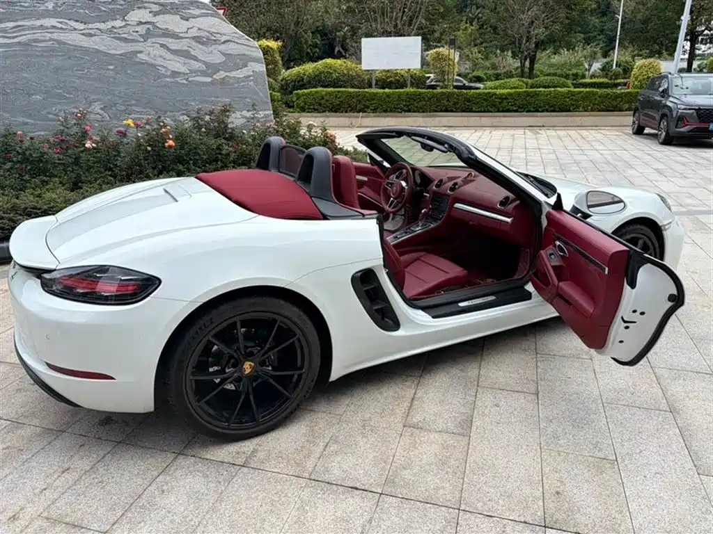 Porsche 718 2021 Spyder 2.0T фото 6