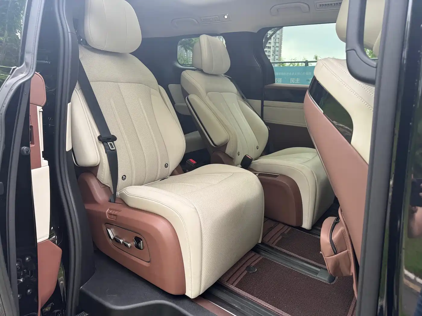 BYD Xia 2025 DM-i 1.5T 100km Surpass Edition фото 7