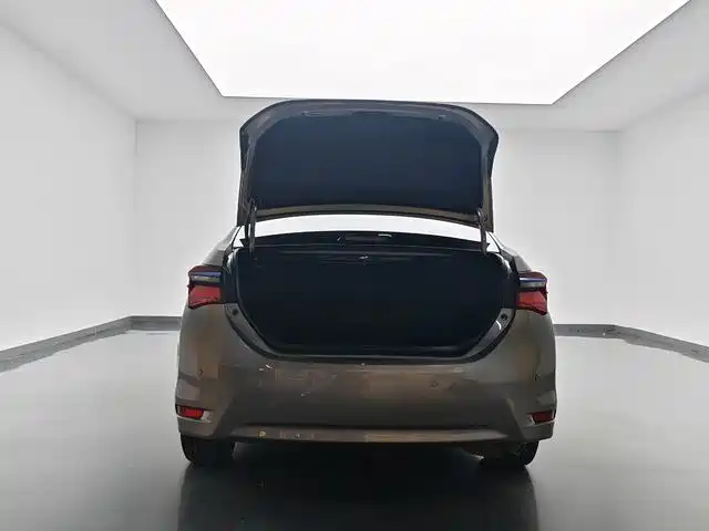 Toyota Corolla Twin Engine E+ 2020 1.8L E-CVT Comfort Edition фото 16