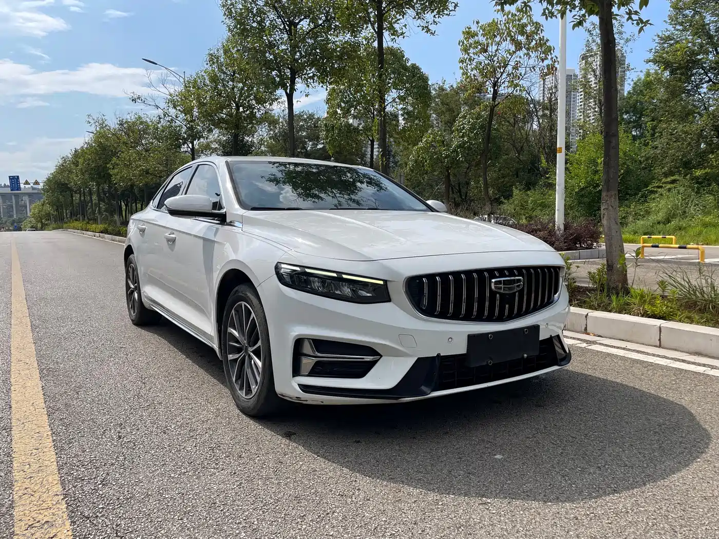 Фото 3 - Geely Preface