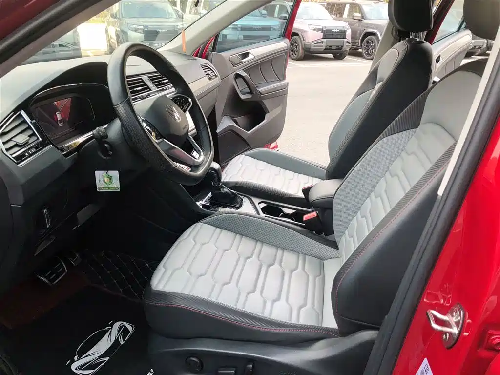 VOLKSWAGEN TIGUAN X