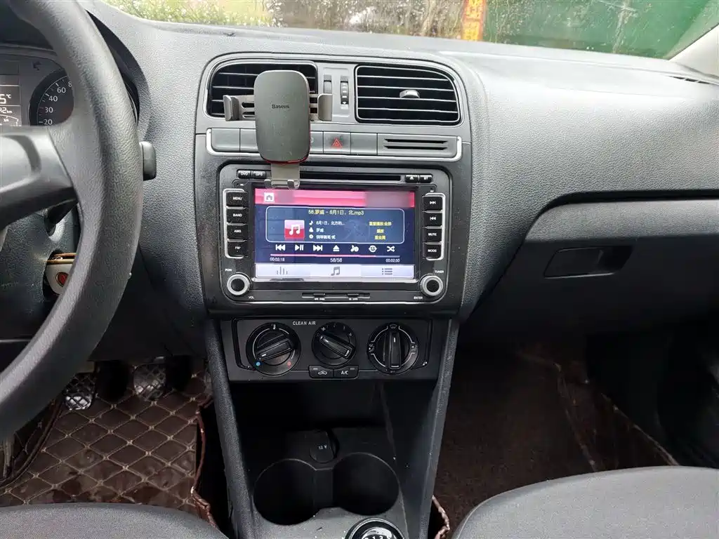 Volkswagen Polo 2016 1.4L Manual Trend фото 6