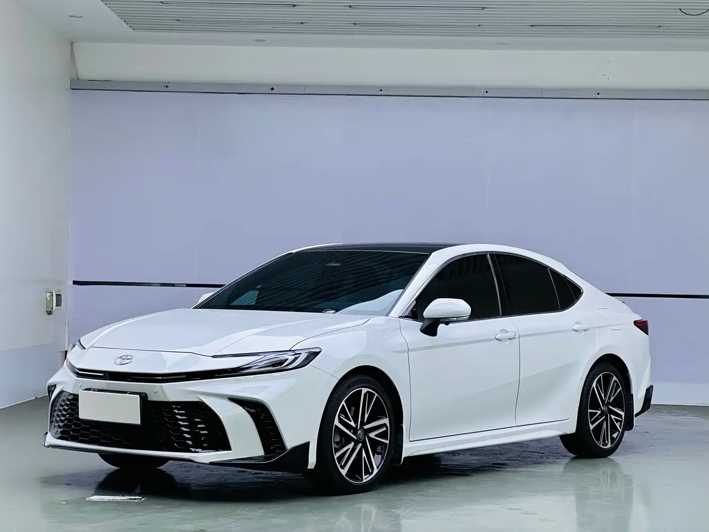 TOYOTA CAMRY 2025