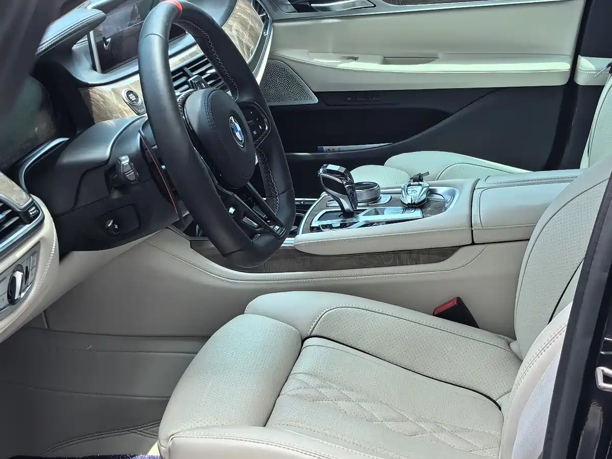 BMW 7 Series 2019 Facelift 740Li Exclusive M Sport Package фото 3