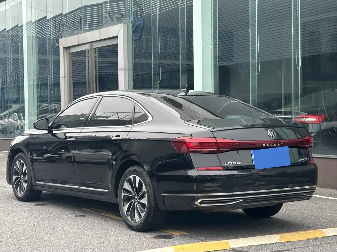 Volkswagen Passat 2023 Facelift 280TSI Starlight Elite Edition фото 11