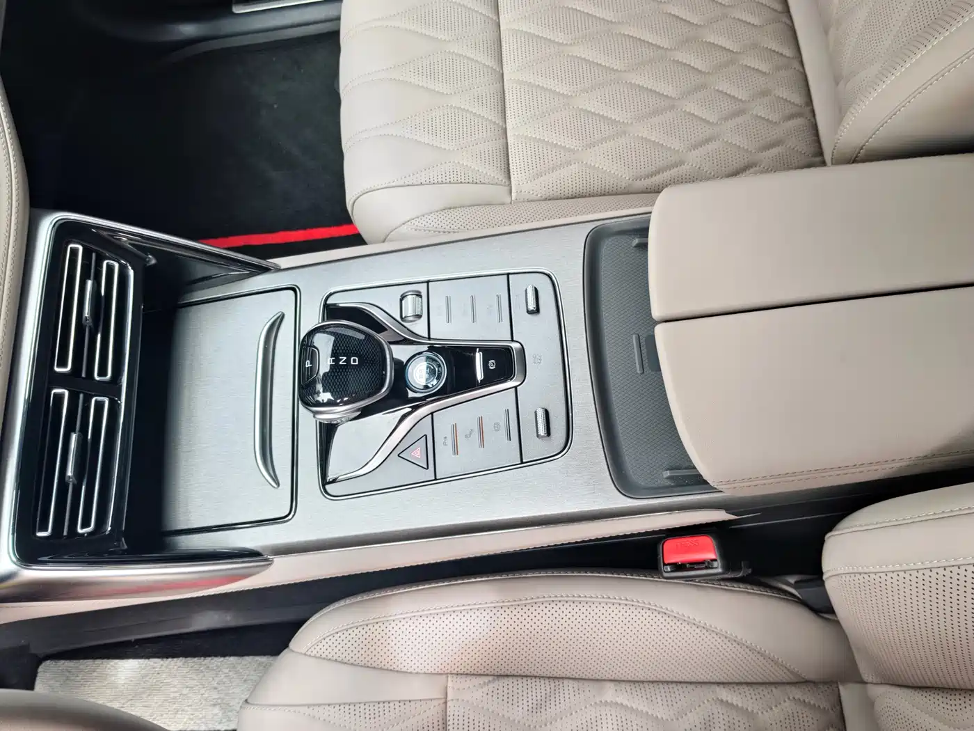 BYD Tang New Energy 2024 DM-i Honor Edition 112KM Premium фото 13