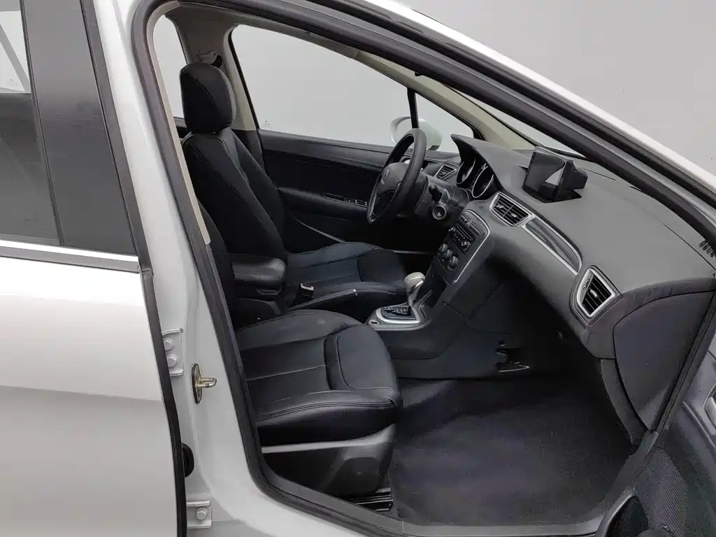 صورة 23 - Peugeot 308