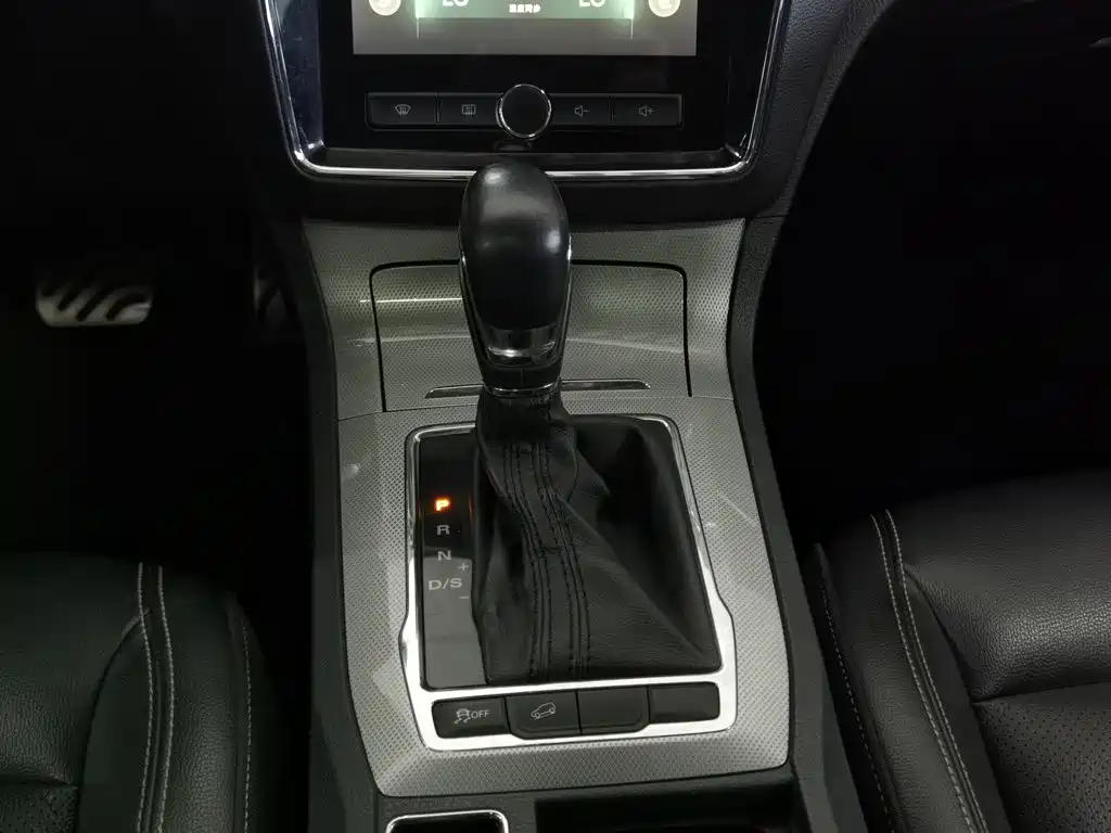 Roewe RX5 2016 2016 20T 2WD Automatic Internet Smart Edition