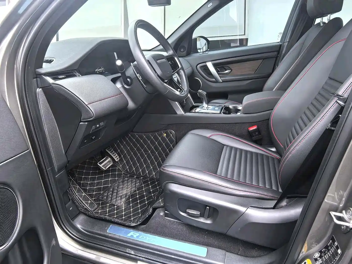 Land Rover Discovery Sport 2023 249PS R-Dynamic S Performance Version фото 5