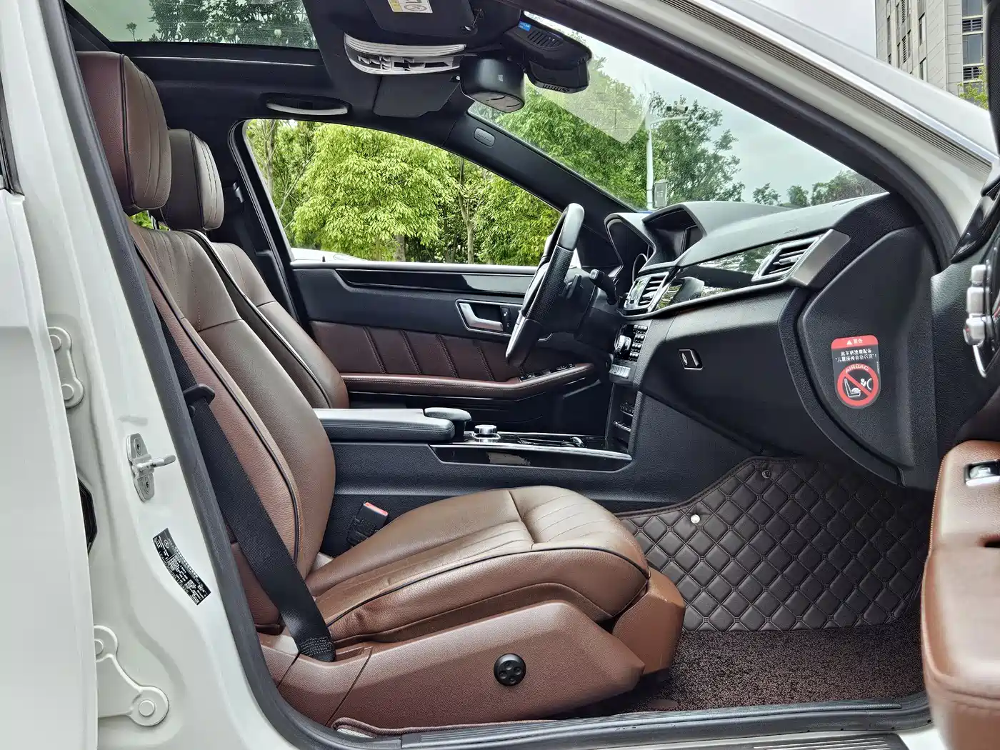 Mercedes-Benz E-Class 2015 E 260 L Sport Luxury фото 8