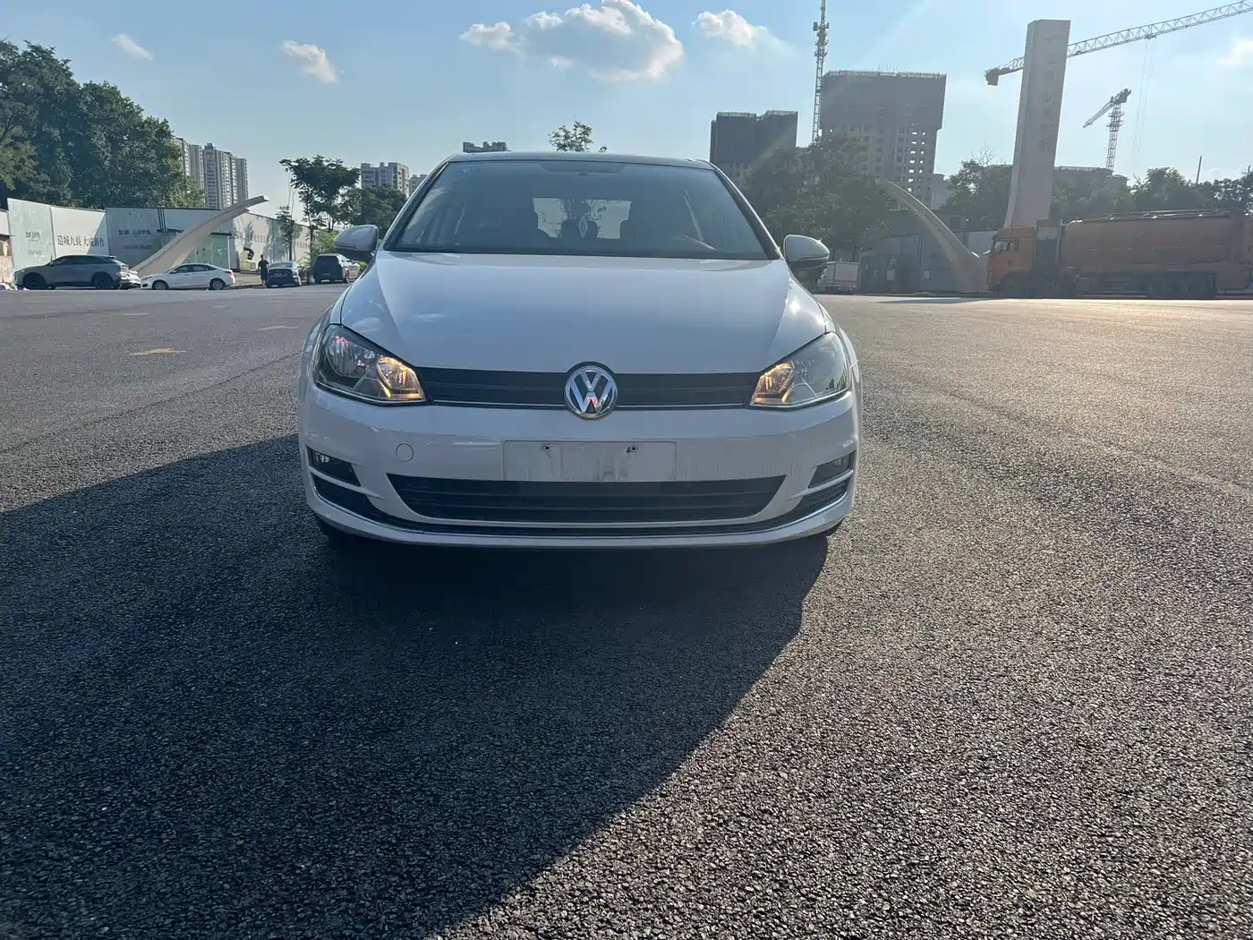 Фото 1 - Volkswagen Golf