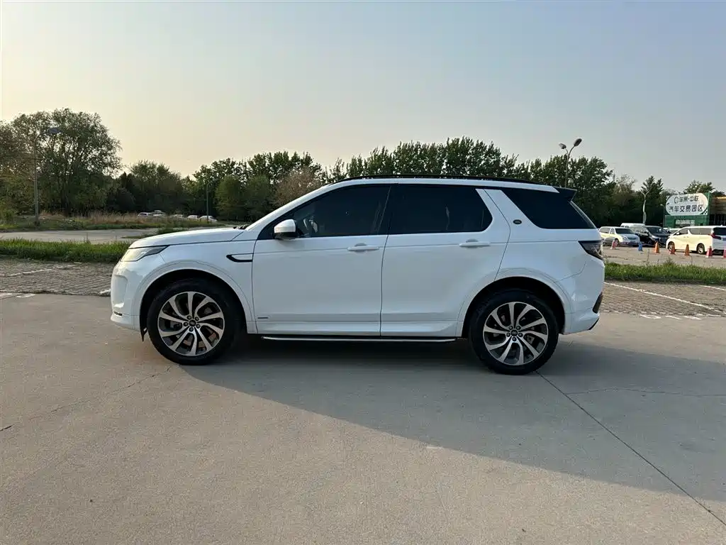 Land Rover Discovery Sport 2022 Model 249PS R-Dynamic SE Performance Tech Edition 5-Seater фото 7