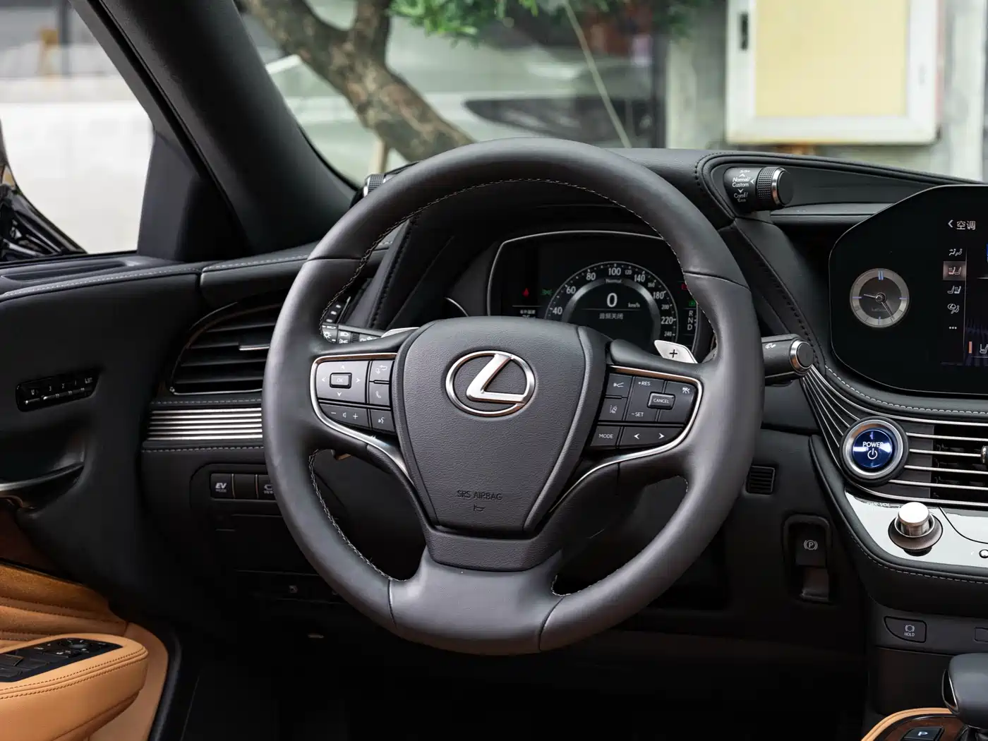 Lexus LS 2021 500h Excellence Edition фото 14