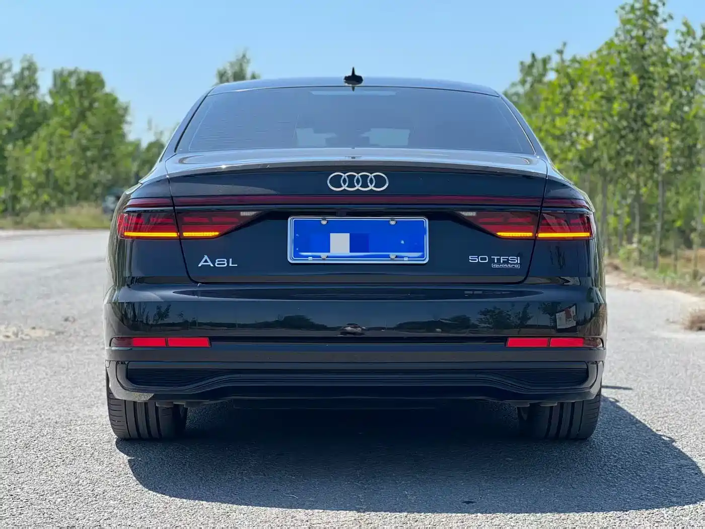 Audi A8 2023 A8L 50 TFSI quattro Exclusive фото 3