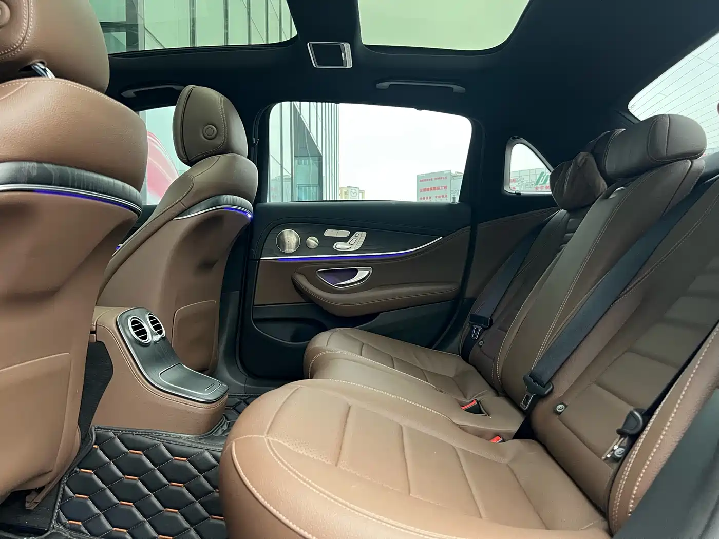 Mercedes-Benz E-Class 2023 E 300 L Sport Luxury фото 12