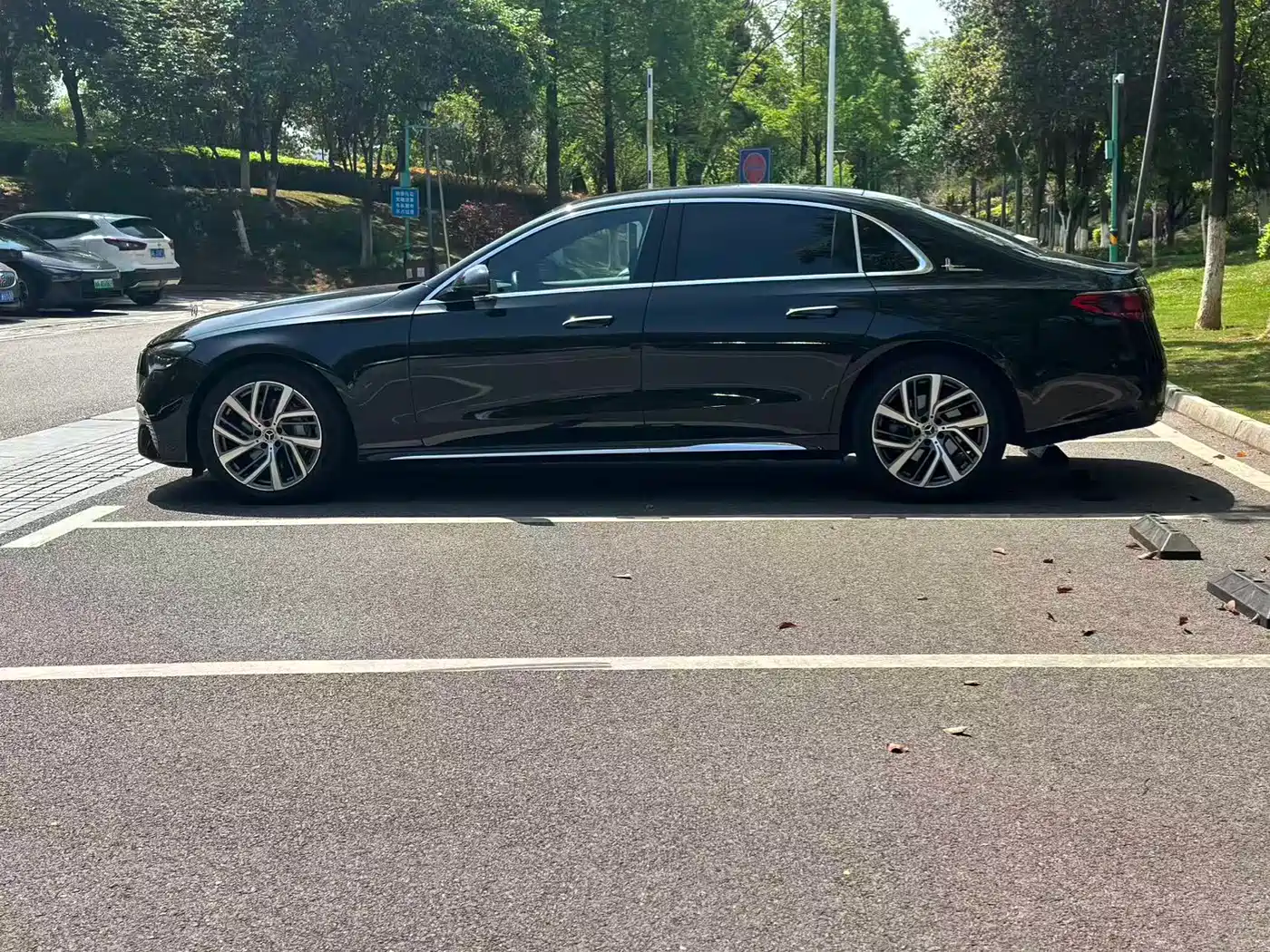 Mercedes-Benz E-Class 2024 E 300 L Fashion фото 3