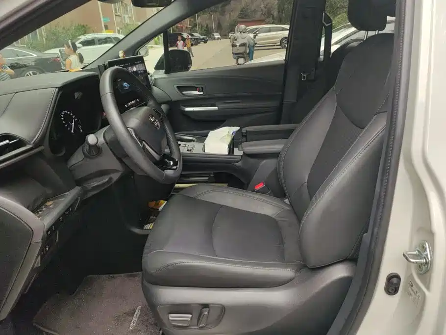 Toyota Sienna 2026 2026 2.5L Hybrid FWD Exclusive Premium Edition