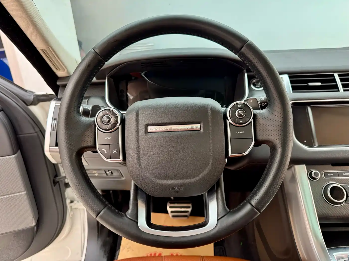 Land Rover Range Rover Sport 2016 Model 3.0 SC V6 HSE DYNAMIC фото 21