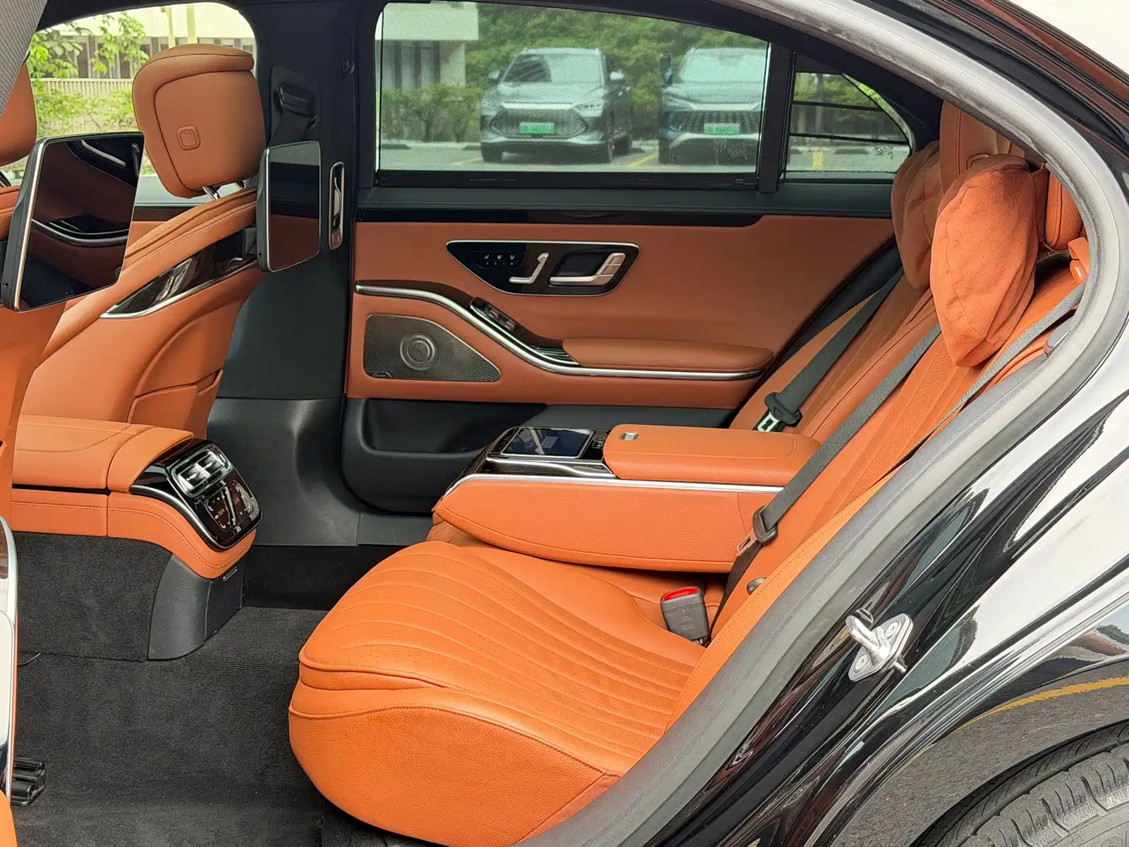 Фото 13 - Mercedes-Benz S-Class