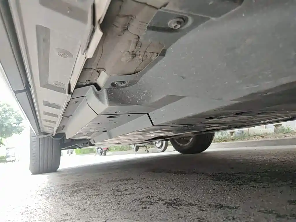 Toyota Wildlander 2023 2.0L CVT FWD Urban фото 19