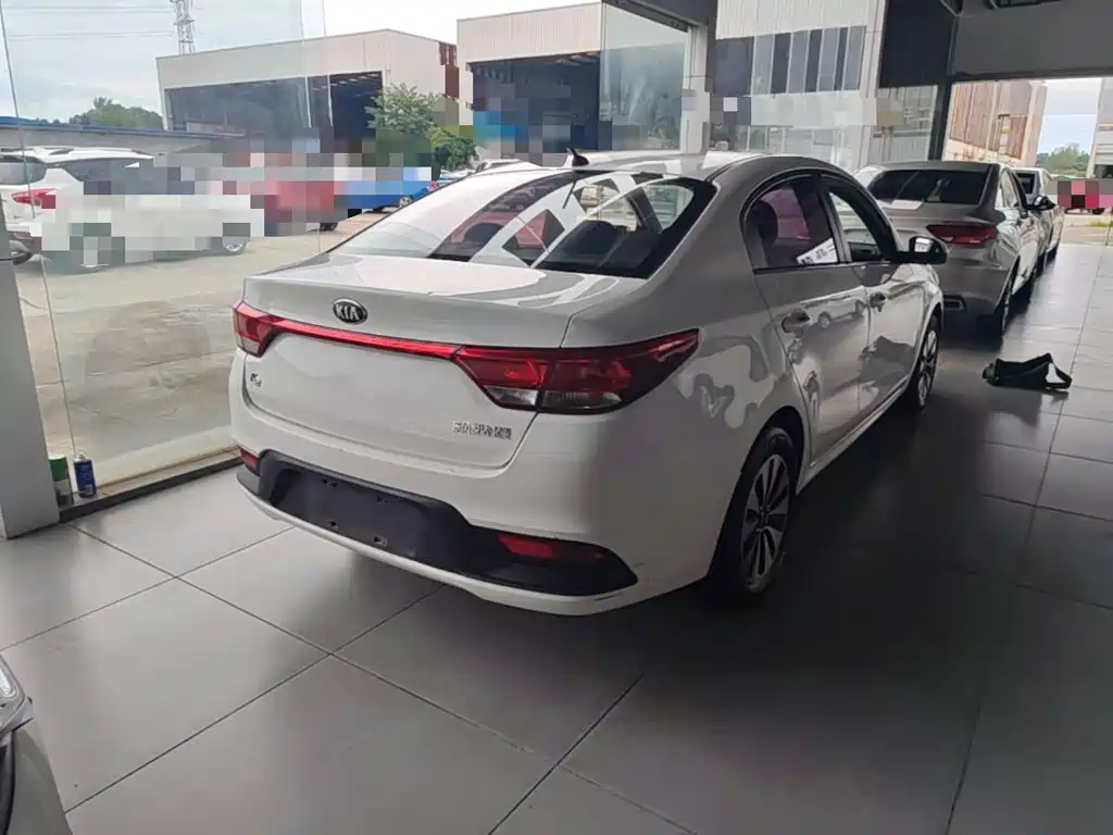 Kia K2 2018 2017 Sedan 1.4L AT GLS
