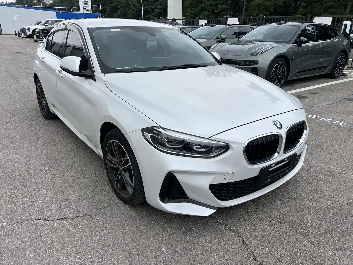 BMW 1 Series 2023 120i M Sport фото 7