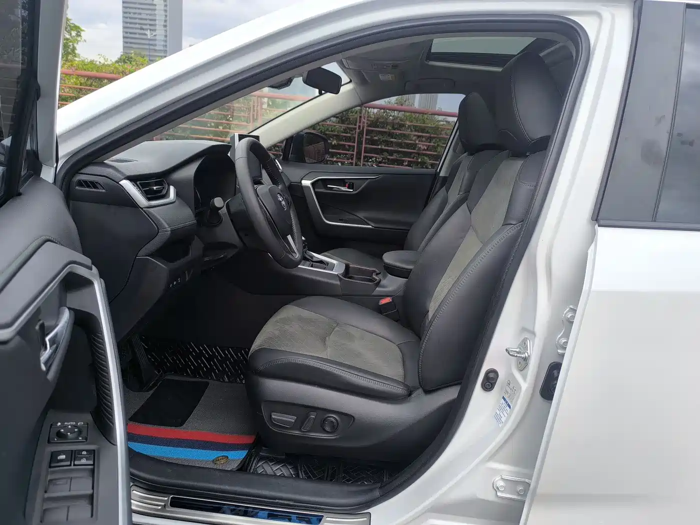 Toyota RAV4 Rongfang 2022 2.0L CVT 4WD Trend Plus Edition фото 8
