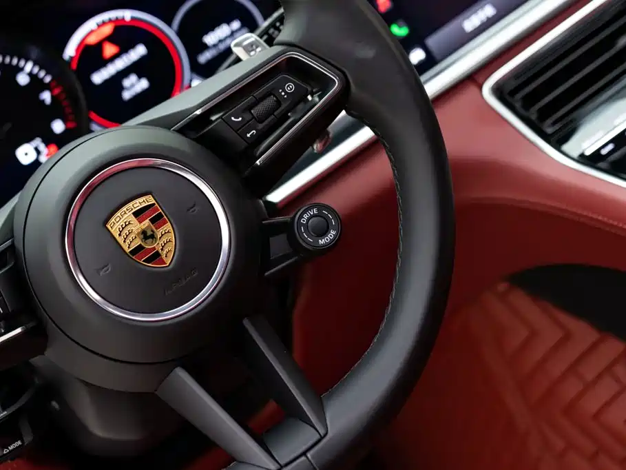 Фото 21 - Porsche Panamera