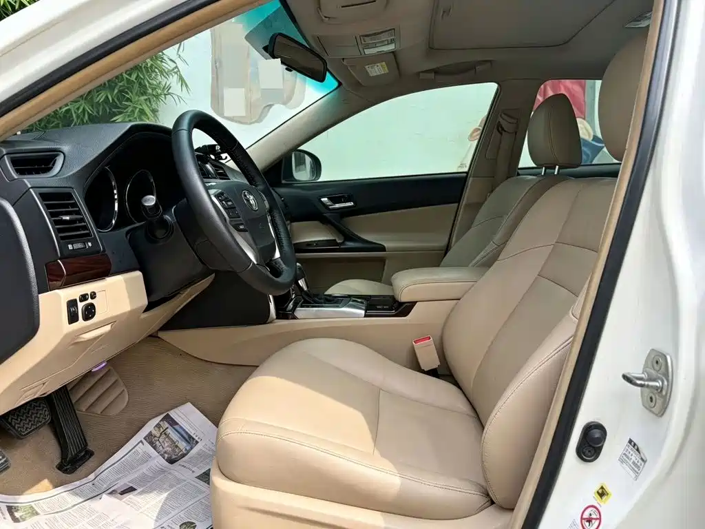 صورة 3 - Toyota Reiz